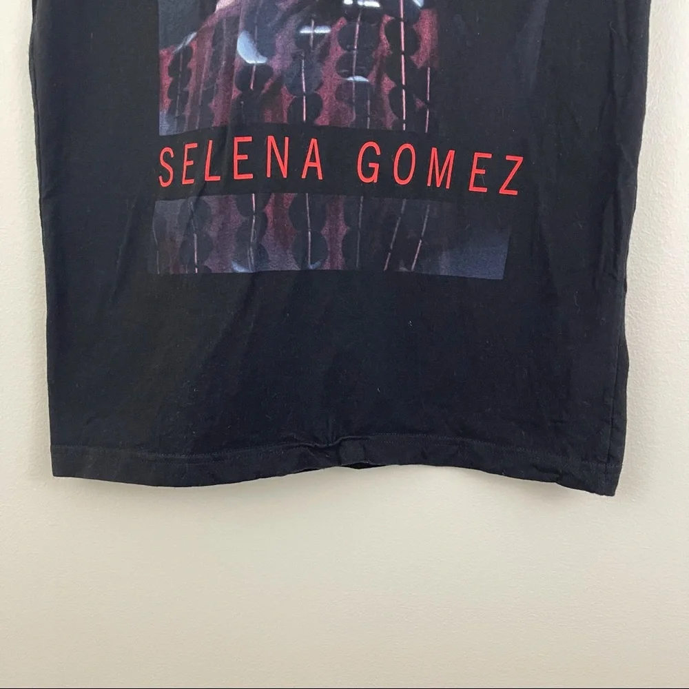 !SOLD! SELENA GOMEZ Black Revival Tour 2016 Graphic Band Tee - Picture 3 of 9